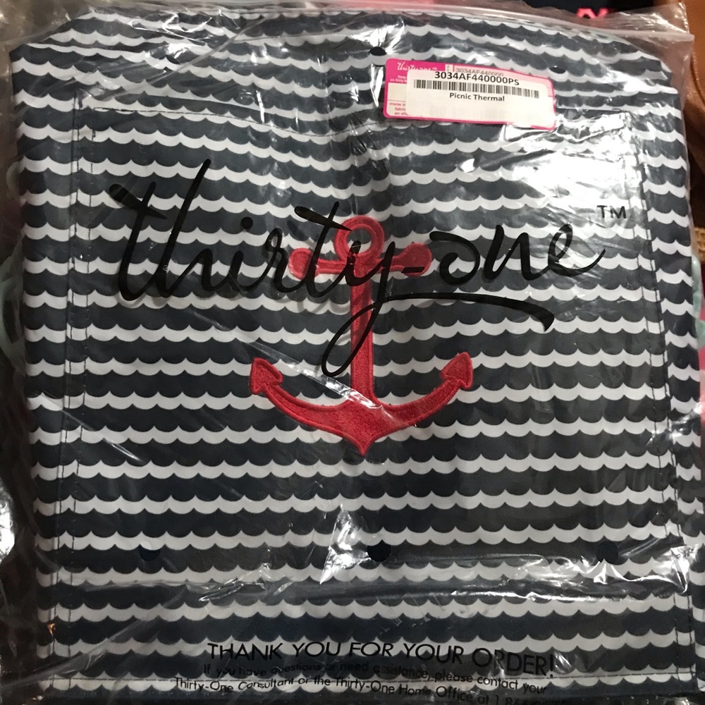 Thirty one picnic tote. New.